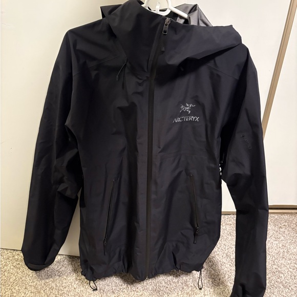 Arc'teryx Beta LT men’s medium - Picture 1 of 5